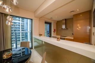 Luxury 2BR Apartment in Paramount Towers Business Bay - 9