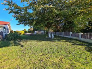 Wonderful Woodlands Estate - - 6