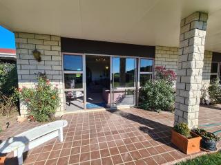Wonderful Woodlands Estate - - 2