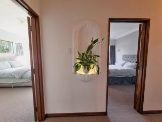 Wonderful Woodlands Estate - - 1