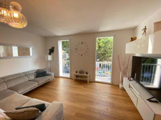 Beatrice Luxury Home - 1