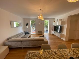 Beatrice Luxury Home - 5