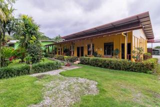 Hospedaje Poly - Río Claro - 9