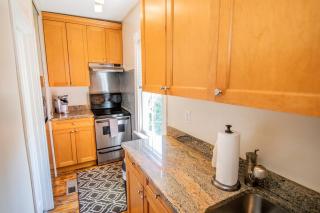 Downtown Annapolis King George 3rd Floor Hideaway - 4