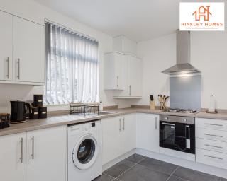 New Immaculate 5bed - Parking - City Links - 5 By Hinkley Homes Short Lets & Serviced Accommodation - 1