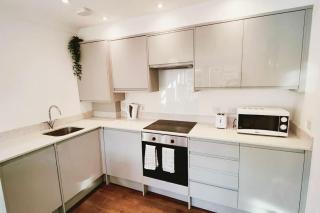 Aldgate Flats in E1. - 4