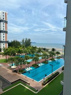 Timurbay Seafront Seaview & Poolview Suite with Wi-Fi - Kuantan - 5