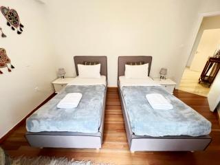 A Stroll to the Acropolis - By Athenian Homes - Atene - 6