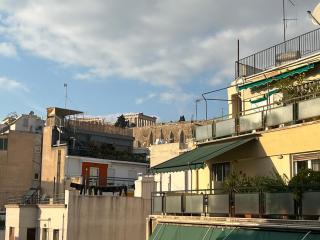 A Stroll to the Acropolis - By Athenian Homes - Atene - 4