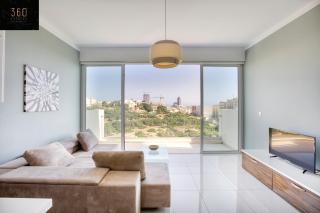 Beautiful Hill APT, with Balcony, Seaviews & WIFI by 360 Estates - St. Julianʼs - 0