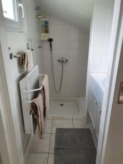 Charmant appartement au rez de jardin d'une maison - 2