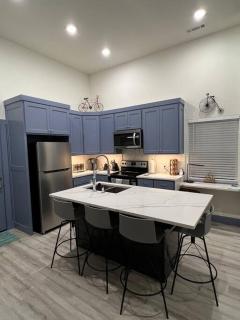 Perfectly located 2 bed/2 full bathroom/1 sofa bed - Bentonville - 9