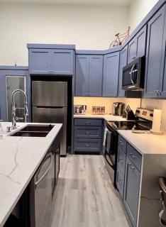 Perfectly located 2 bed/2 full bathroom/1 sofa bed - Bentonville - 5
