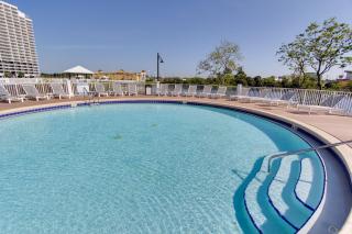 Laketown Wharf Resort by Panhandle Getaways - 2