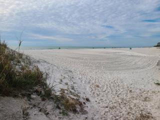 Beachside Retreat W Heated Pool - St Pete Beach - 0