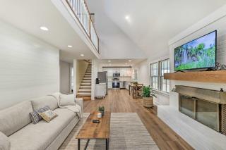 Cozy Cottage with Fireplace and Private Yard - Winchester - 9