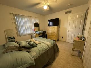 3 Bed, 2 Bath, House on Canal - Boat Well Included - 3