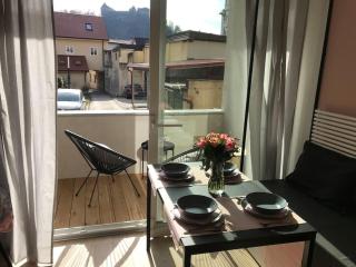 Sunny home with cute dragon in the center+parking - 4