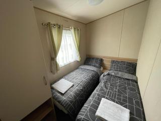 Holiday park caravan Fluffy in Harts Holiday Park - Leysdown-on-Sea - 4
