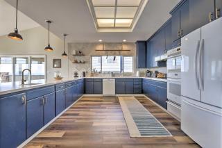 Remodeled Home with Spa and Deck Walk to Dillon Beach - Dillon Beach - 4