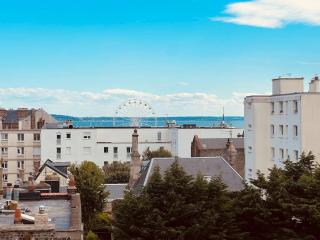 Le petit nid perché sous les toits, vue mer - Le Havre - 8