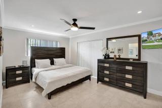 By Hard Rock Guitar Hotel casino 7 min walk - Dania Beach - 2
