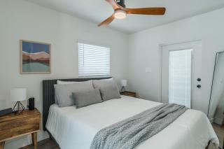 Luxury Tiny Home 2 Miles from Downtown Orlando - 5