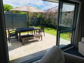 Stunning Modern Retreat - Hastings - 4