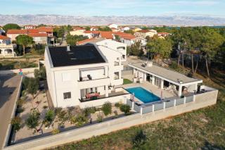 Family-friendly apartments with swimming pools Vir - Kozjak, Vir - 18589 - Vir - 8