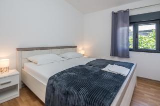 Apartments by the sea Vir - Kozjak, Vir - 19094 - 3