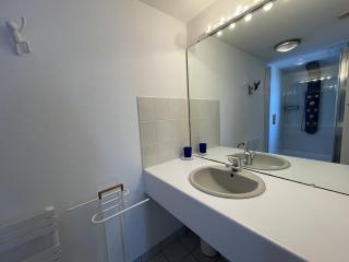 Bel appartement en front de mer avec balcon, parking et équipements modernes - FR-1-361-327 - Granville - 9