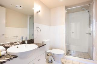 Chevron Renaissance | High Floor Ocean View Apartments by Gold Coast Holidays - Gold Coast - 5