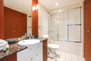 Chevron Renaissance | High Floor Ocean View Apartments by Gold Coast Holidays - Gold Coast - 4