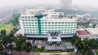Emerald Garden International Hotel - Medan - 8