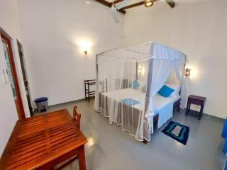 Sweden Inn Guesthouse - Hikkaduwa - 2
