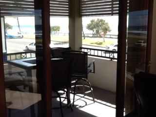 Beachfront MIAMI 2 Bdr Easy Living VIEWS VIEWS!!!! - 2