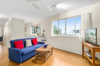 3 41 Tingira Crescent Sunrise Beach - 2