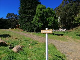 Glenwood Akaroa Bush Retreat - Totara Hut - Akaroa - 2