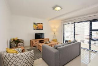 Luxury Beachfront w swimming pool- , 111 Azure on the Bay, Big Bay, Cape Town - Kaapstad - 7
