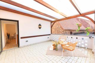 DA02 Chic & Spacious Apartment - Balcony & Terrace - 2