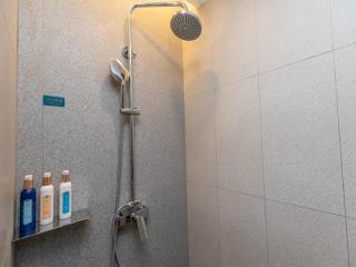 LanOu Hotel Shanghai Sheshan National Forest Park Happy Valley - 8