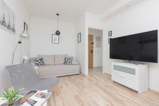 Metro Kabaty Lovely Studio Apartment by Noclegi Renters - Warsaw - 1