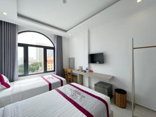 Rubillion Hotel - 5-Min Walking to Back Beach - 1