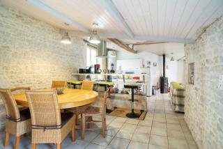 Maison charmante à La Bretonnière-la-Claye avec jardin clos - - 0