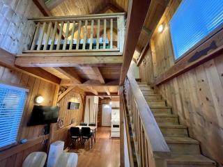 Waterfront Timber Frame Cottage! - 9