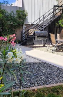 "Casa Amalia Apartamentos" Plaza Italia y Av Arístides a 50mts, lugar con jardín - Mendoza - 9