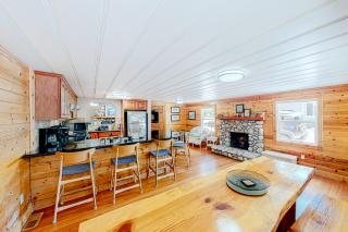 Campos Lake House - Bass Lake - 3