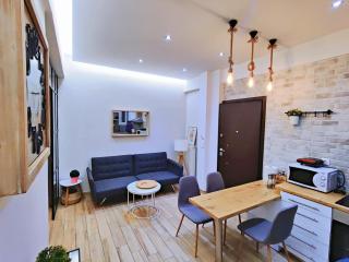 WSD Luxury Stylish 2Bedroom Apartment with Blacony 1' to Metro - 9