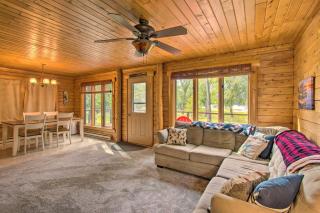 Cozy Riverfront Getaway Fishing On-Site! - Lacon - 5