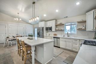 Cozy and Chic Abode about 11 Mi to Bloomington Lake - 1